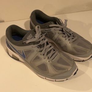 Nike max air sneakers size 8.5